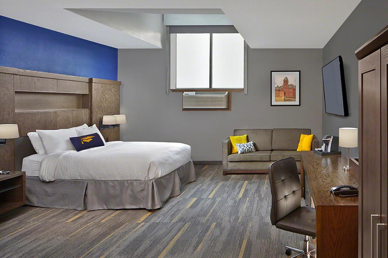 Scholar Morgantown, Tapestry Collection By Hilton Hotel Exterior photo