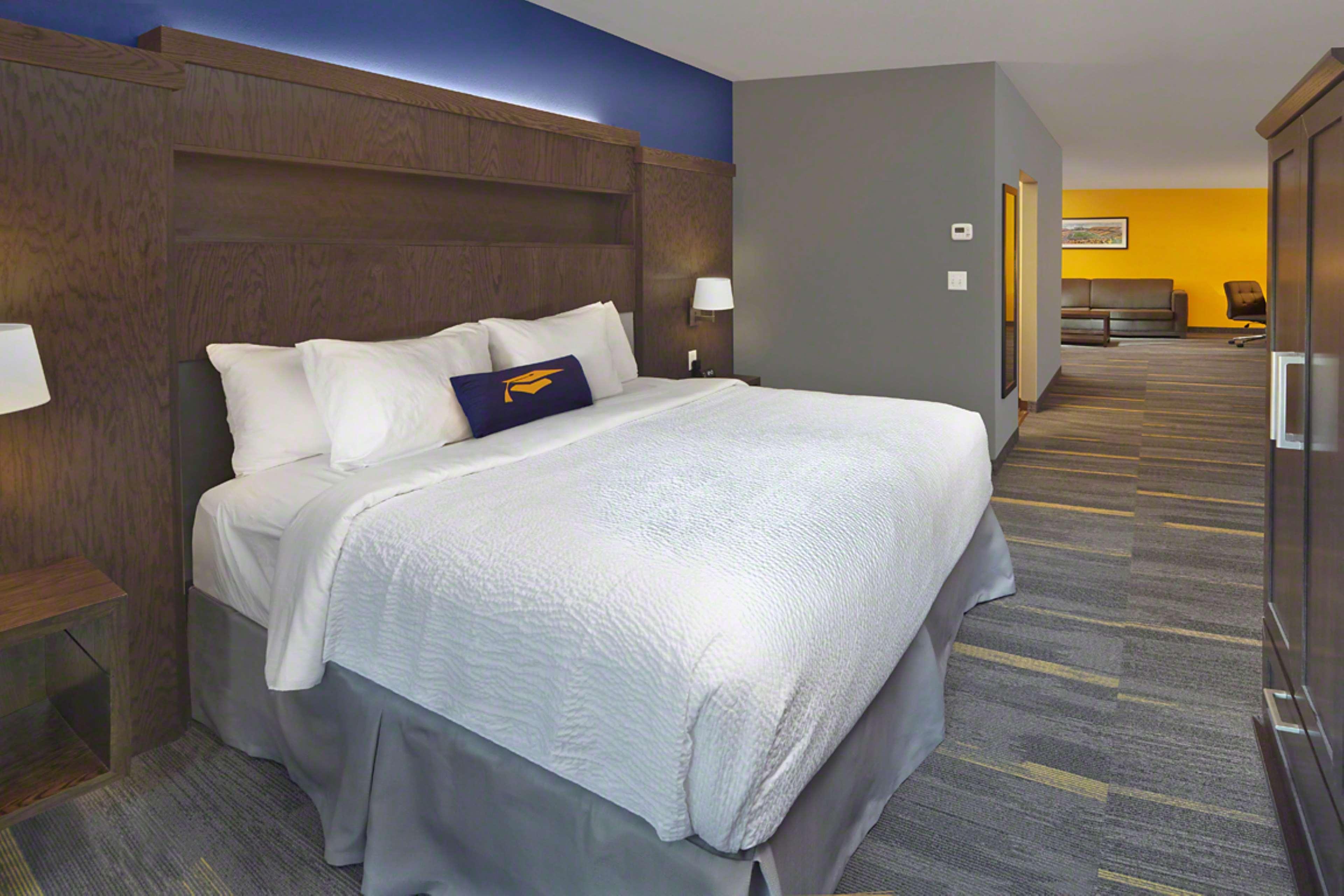 Scholar Morgantown, Tapestry Collection By Hilton Hotel Exterior photo