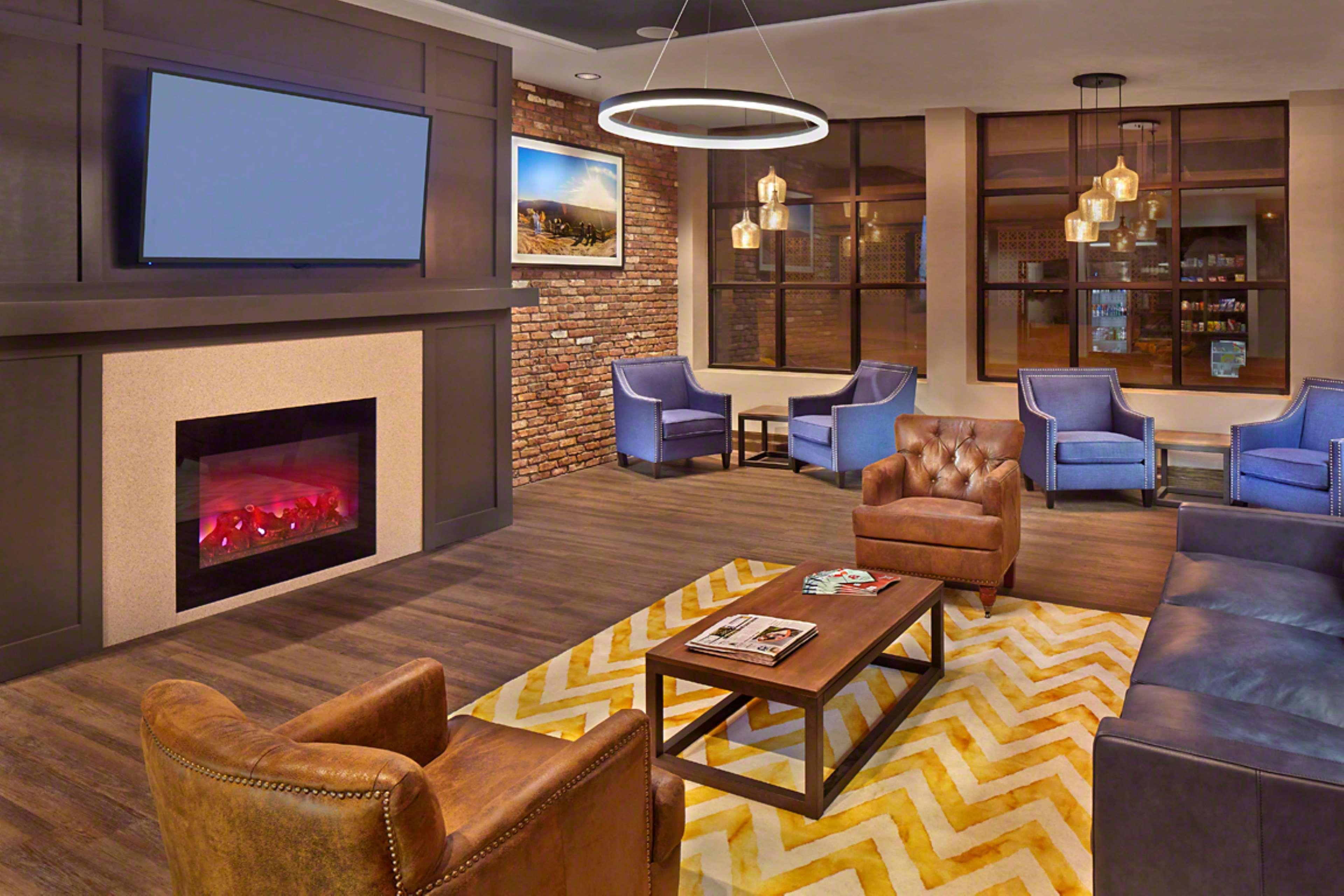 Scholar Morgantown, Tapestry Collection By Hilton Hotel Exterior photo